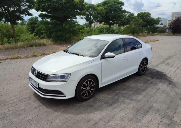 Volkswagen Jetta cena 30000 przebieg: 338400, rok produkcji 2015 z Piła małe 106